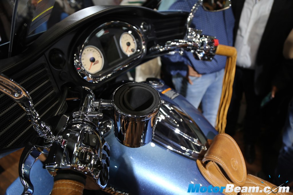 2016 Indian Roadmaster Blue Handlle