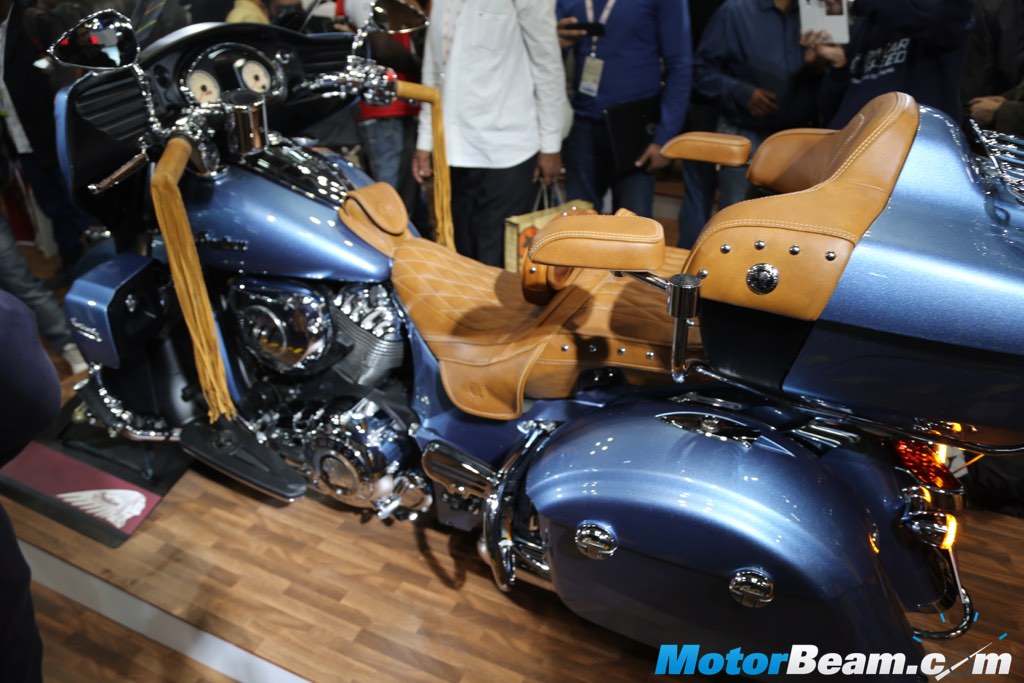 2016 Indian Roadmaster Blue Side