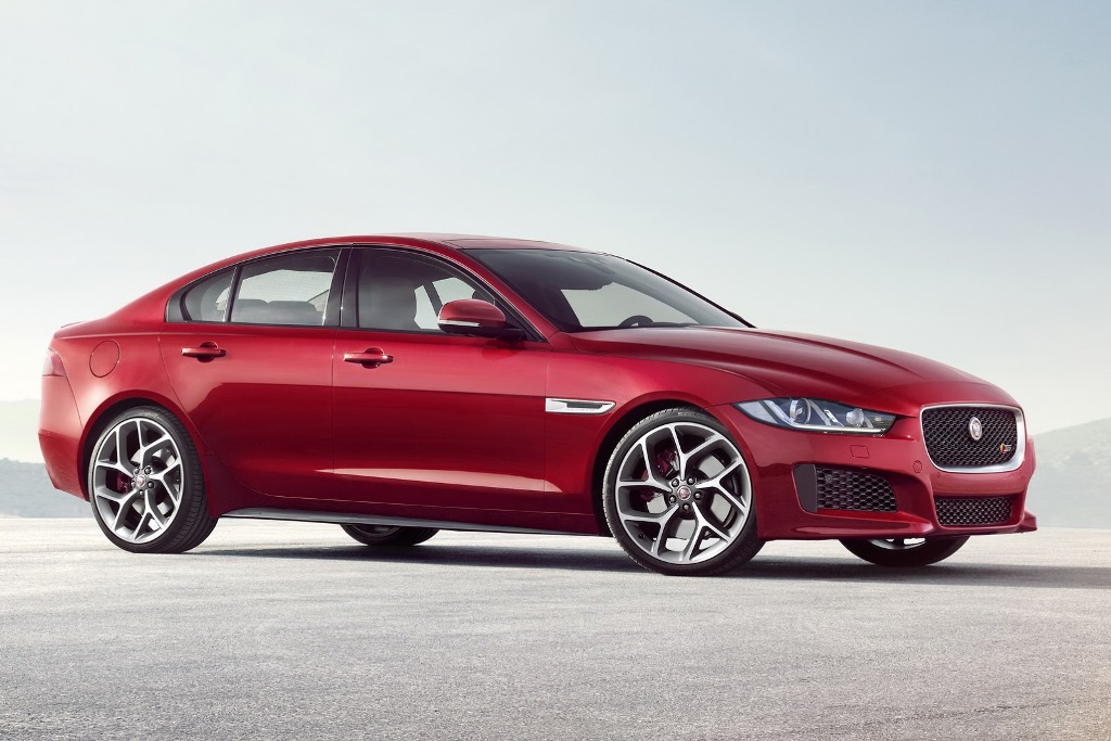 2016 Jaguar XE Side