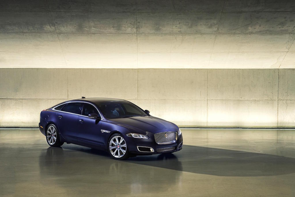 2016 Jaguar XJ Facelift Official Shot