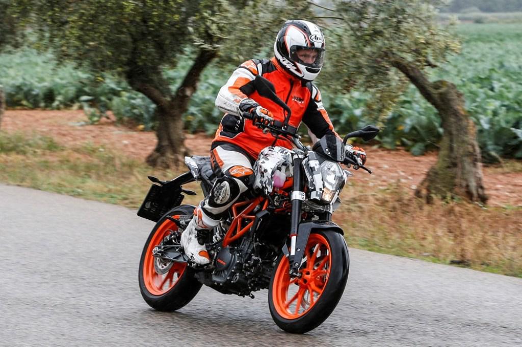 2016 KTM Duke 125 Spy Shot