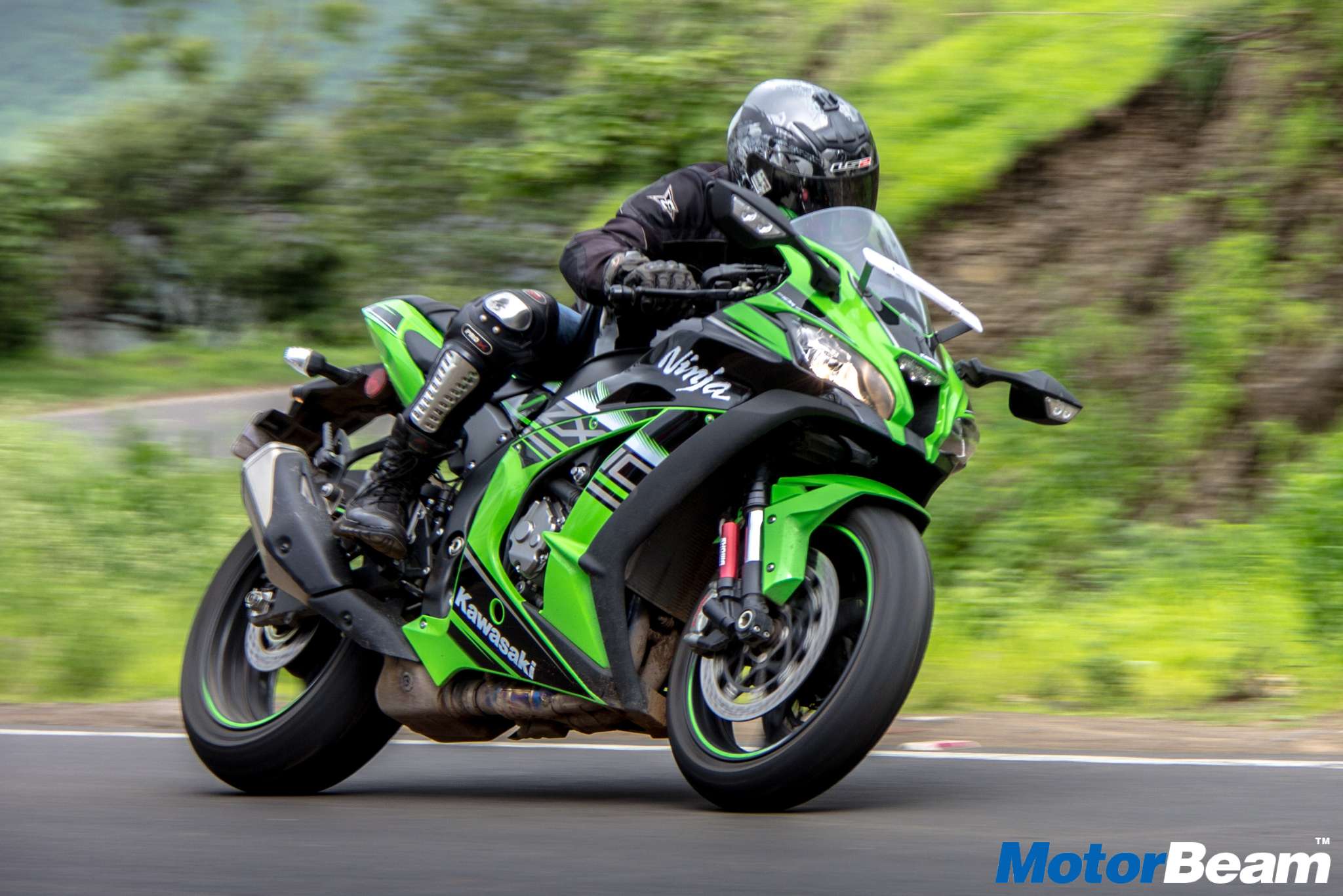 High-Tech Kawasaki Ninja ZX-10R Motorcycle Racing Locomotive