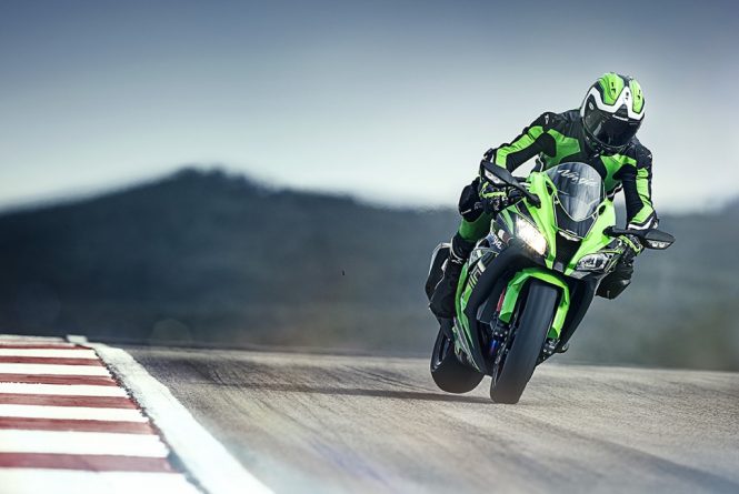 2016 Kawasaki Ninja ZX-10R Handling