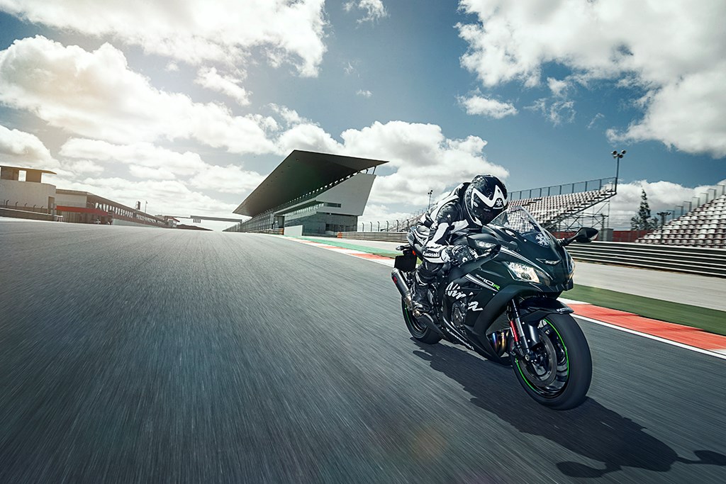2016 Kawasaki Ninja ZX-10R Winter Edition Features