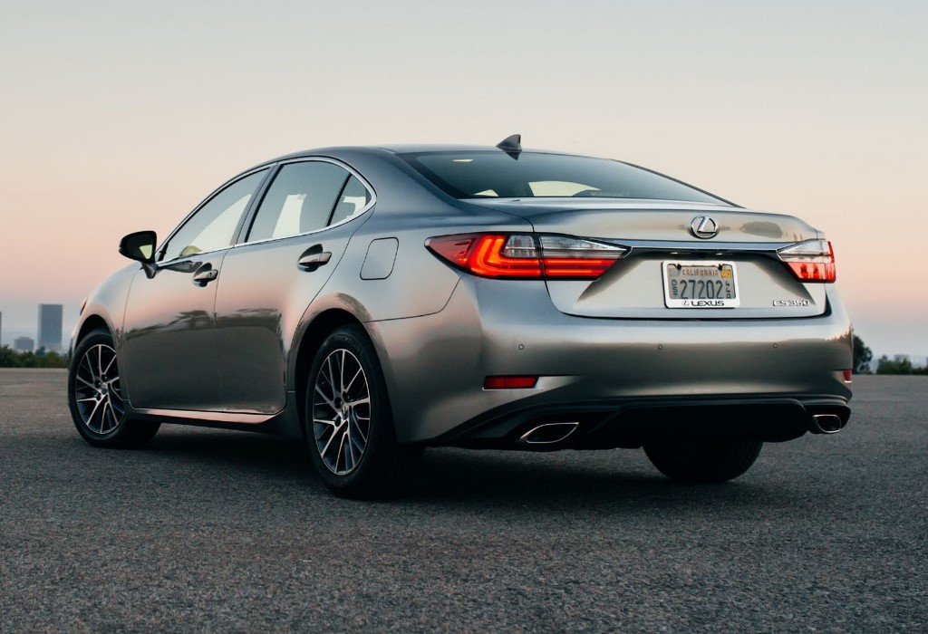 2016 Lexus ES Rear
