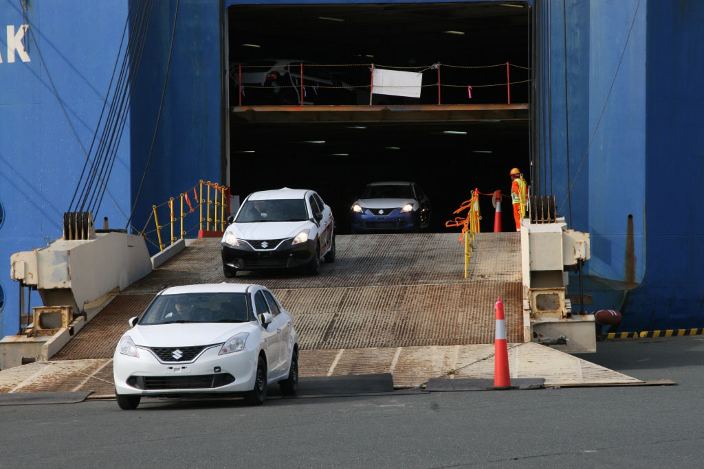 2016 Maruti Baleno Unloading At Japan