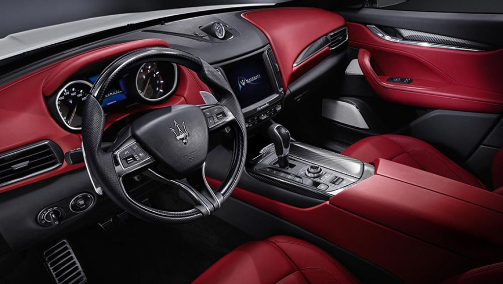 2016 Maserati Levante Dahsboard