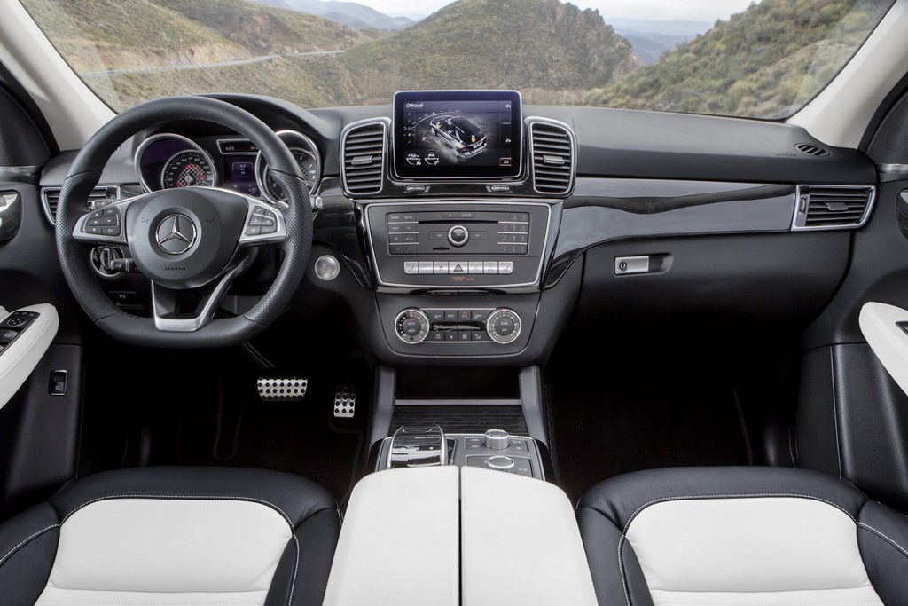 2016 Mercedes Benz GLE Dashboard