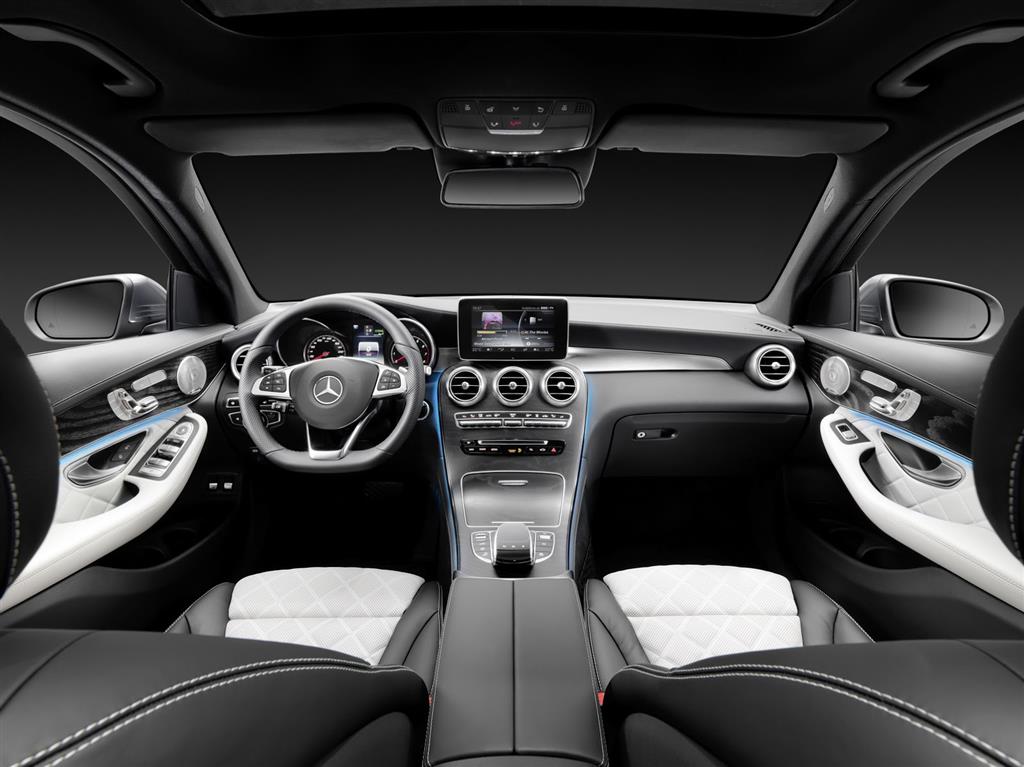 2016 Mercedes GLC Dashboard