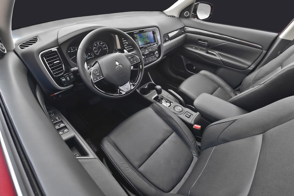 2016 Mitsubishi Outlander Facelift Interior