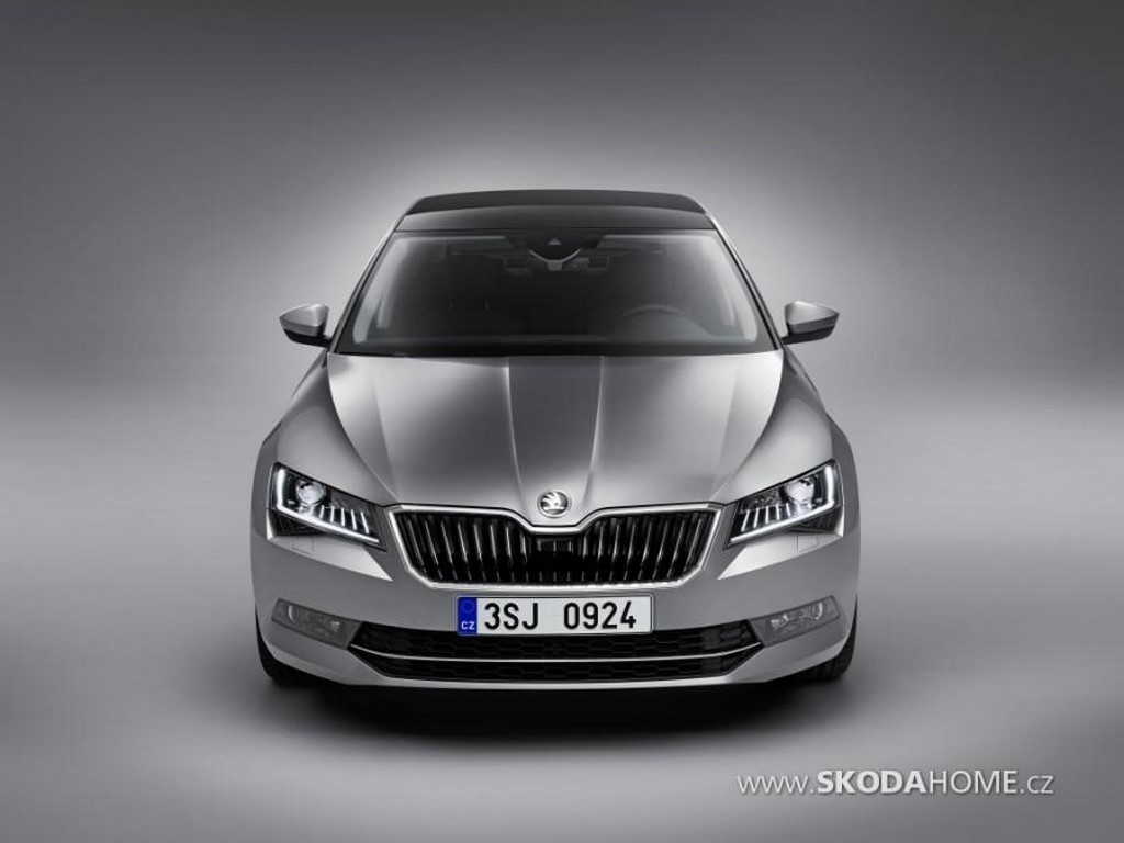 2016 Skoda Superb Front