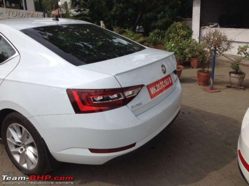 2016 Skoda Superb India Test