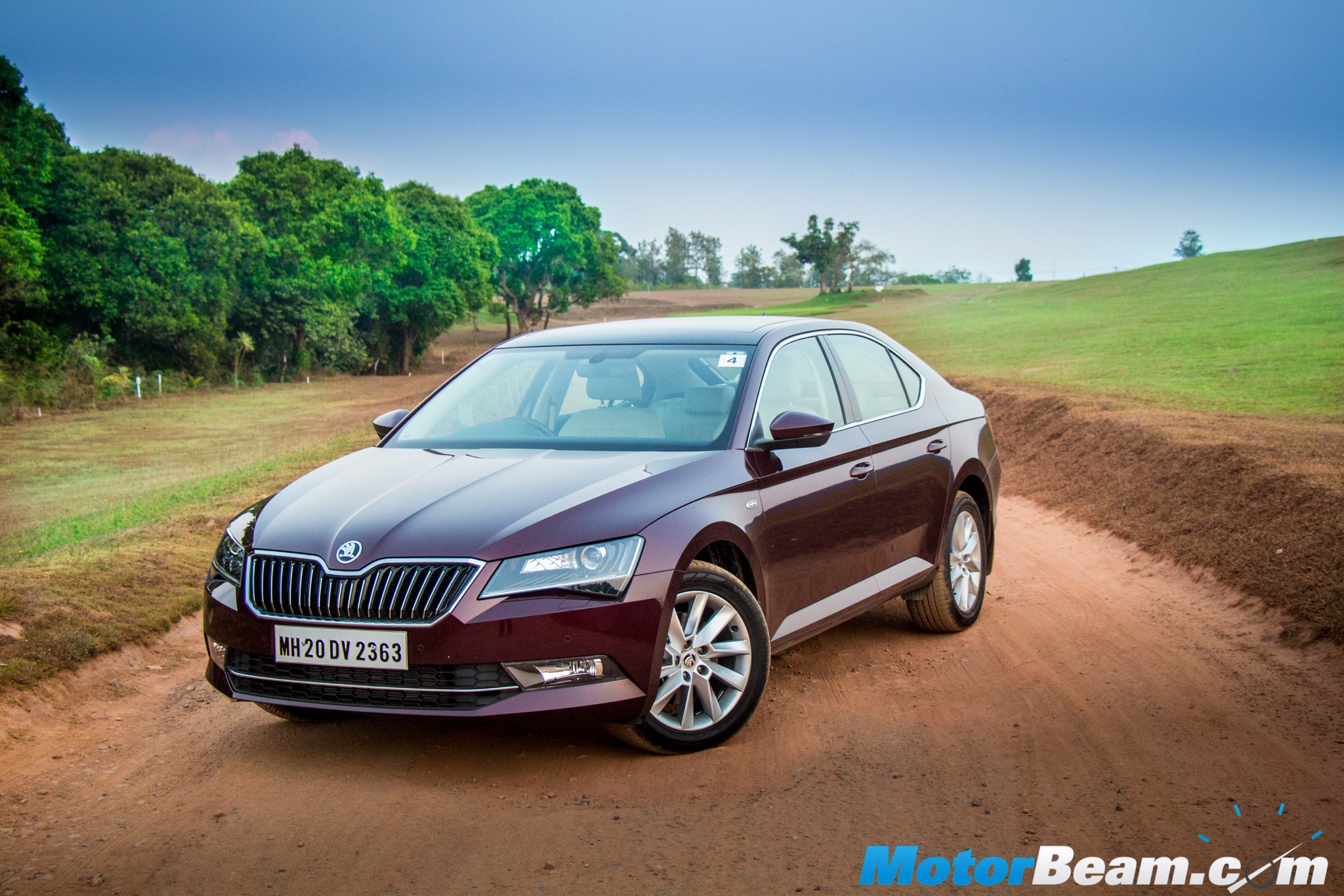 2016 Skoda Superb Review