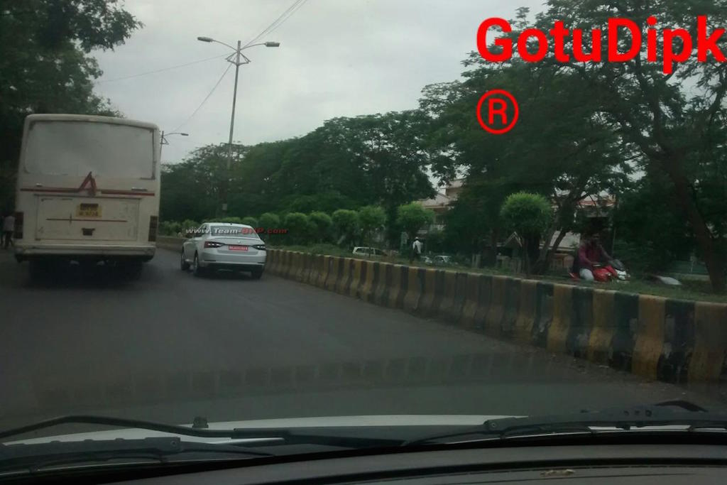 2016 Skoda Superb Test Mule India