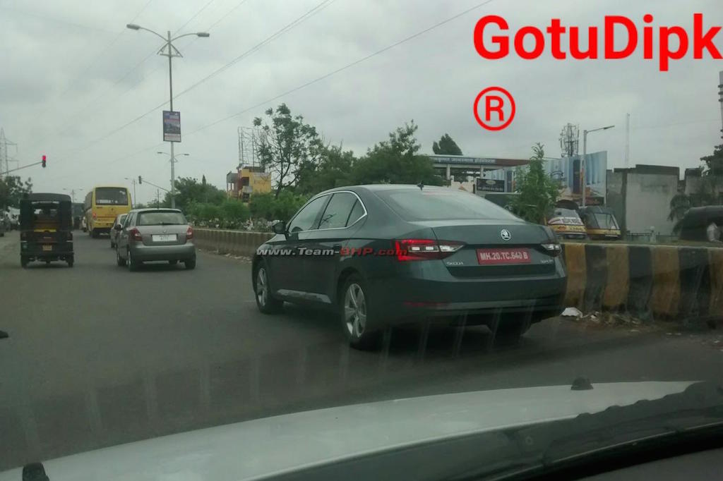 2016 Skoda Superb Testing Undisguised