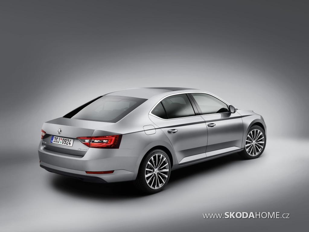 2016 Skoda Superb Unveiled