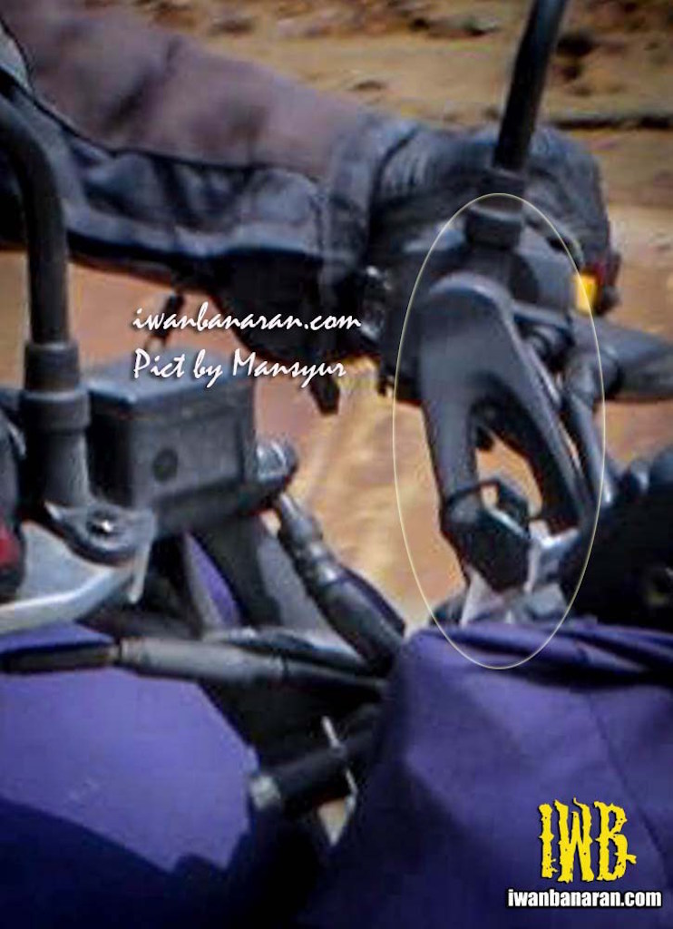 2016 TVS Apache 200 Spied Clip-on