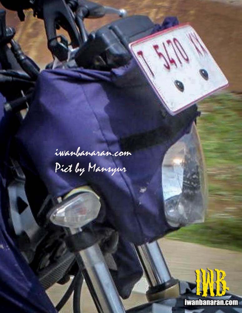 2016 TVS Apache 200 Spied Headlamp