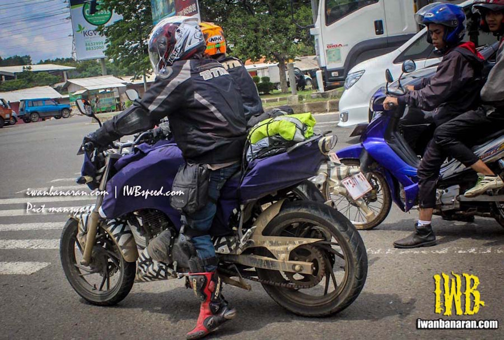 2016 TVS Apache 200 Spied Indonesia