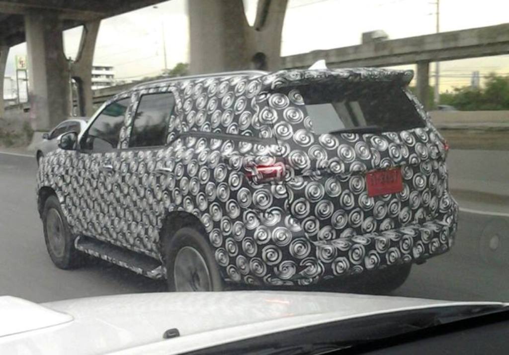 2016 Toyota Fortuner Spy Shot Thailand Tail Lights