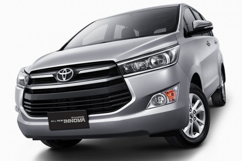 2016 Toyota Innova Front