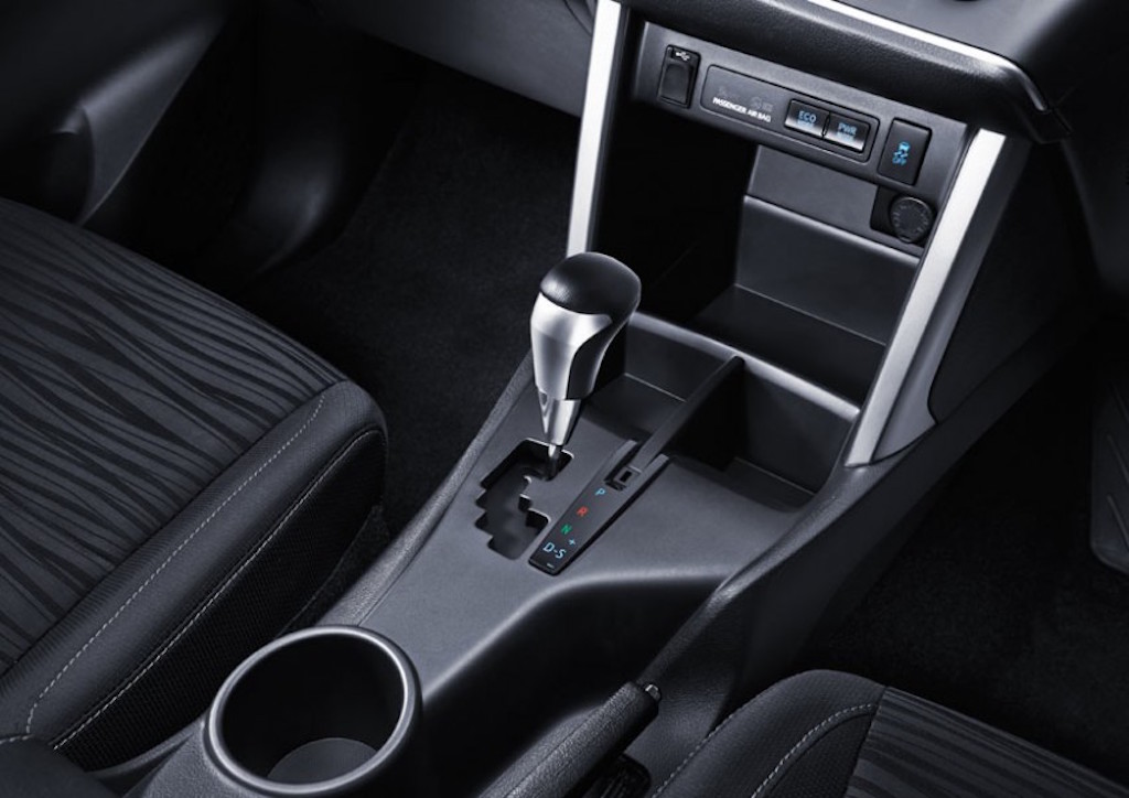 2016 Toyota Innova Gearbox