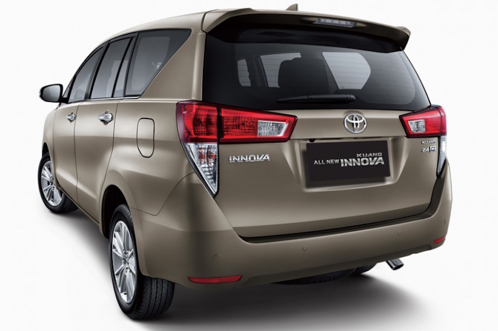 2016 Toyota Innova Rear