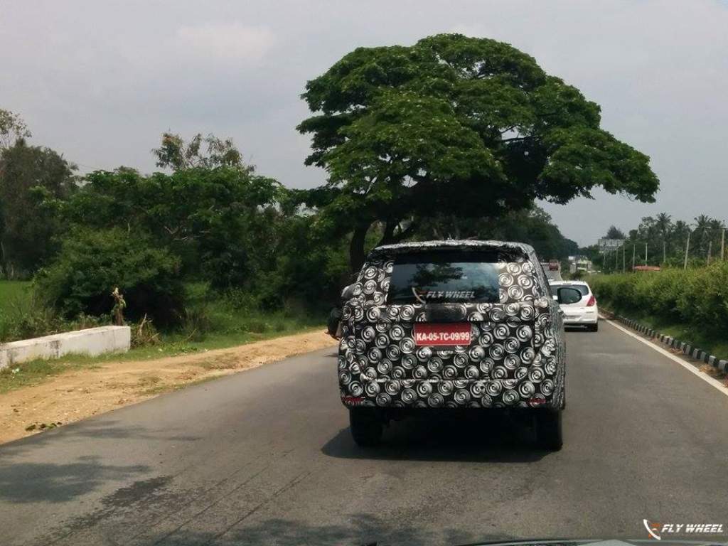 2016 Toyota Innova Spied Rear