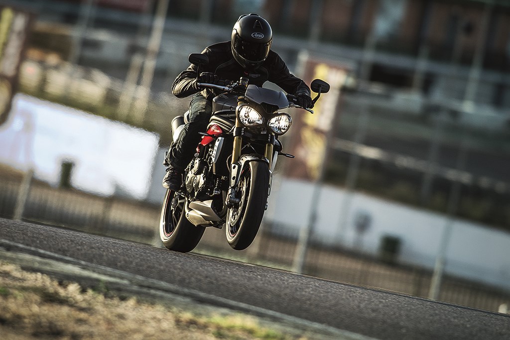 2016 Triumph Speed Triple Specifications