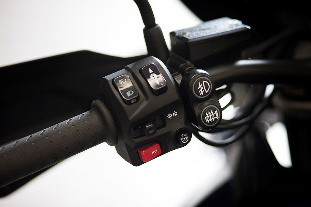 2016 Triumph Tiger Explorer Specifications Switchgear