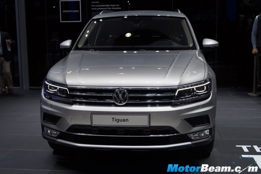 2016 Volkswagen Tiguan Front