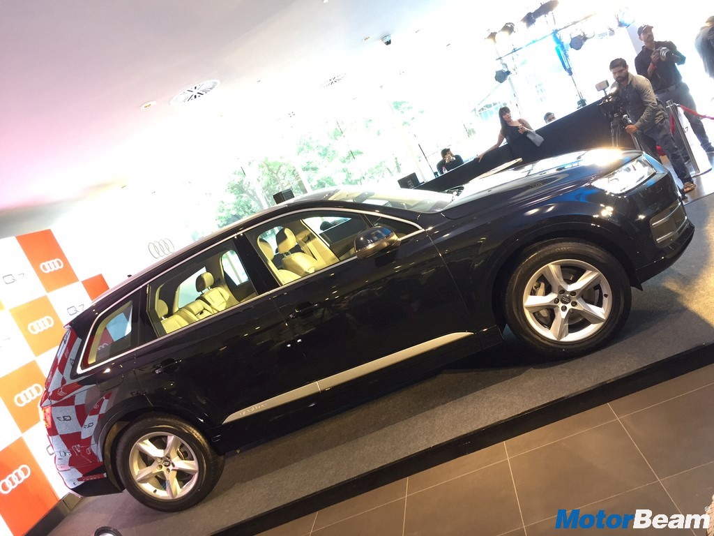 2017 Audi Q7 Petrol Side Profile