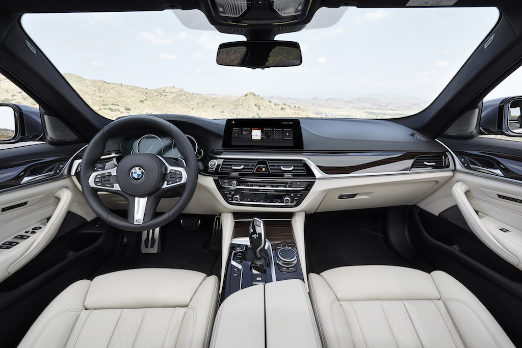 2017 BMW 5 Series Interiors