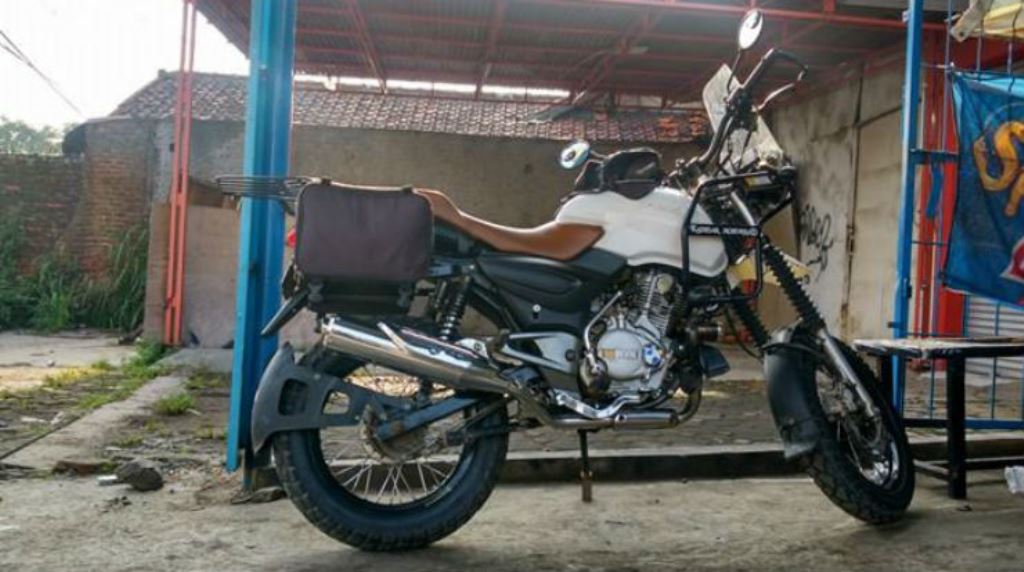 2017 Bajaj Pulsar Himalayan Mod Exhaust