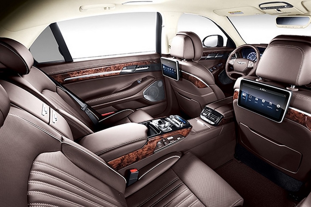 2017 Hyundai Genesis G90 Interior