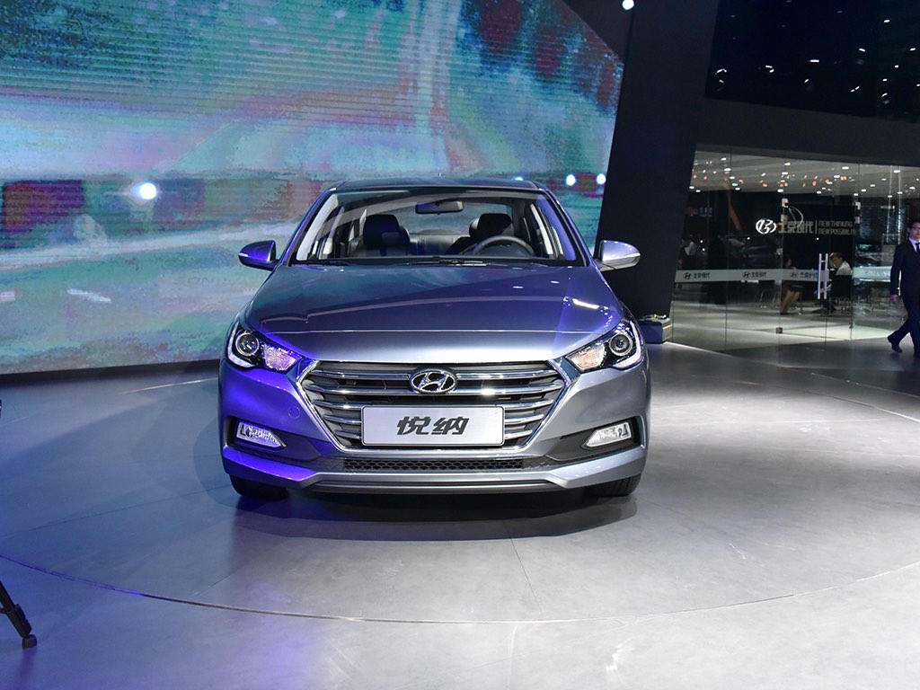 2017 Hyundai Verna Front