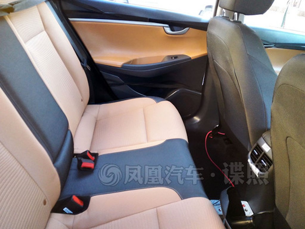 2017 Hyundai Verna Rear AC Vents Spy Shot