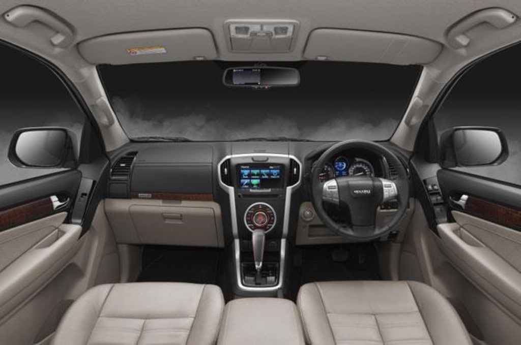 2017 Isuzu MU-X Interior
