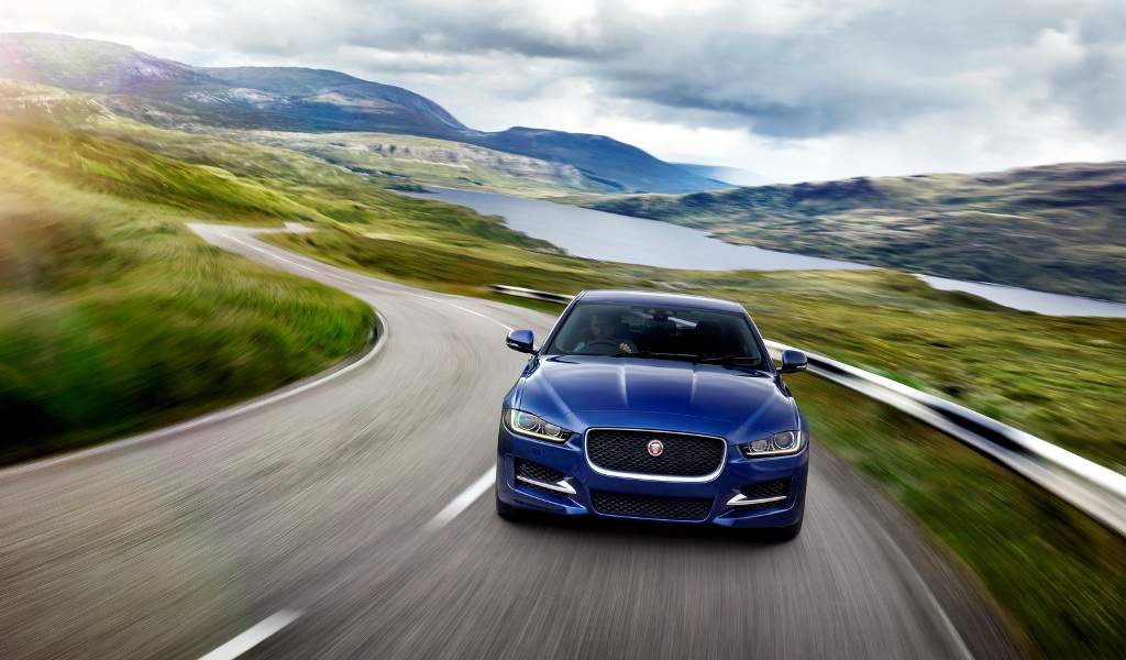 2017 Jaguar XE Action