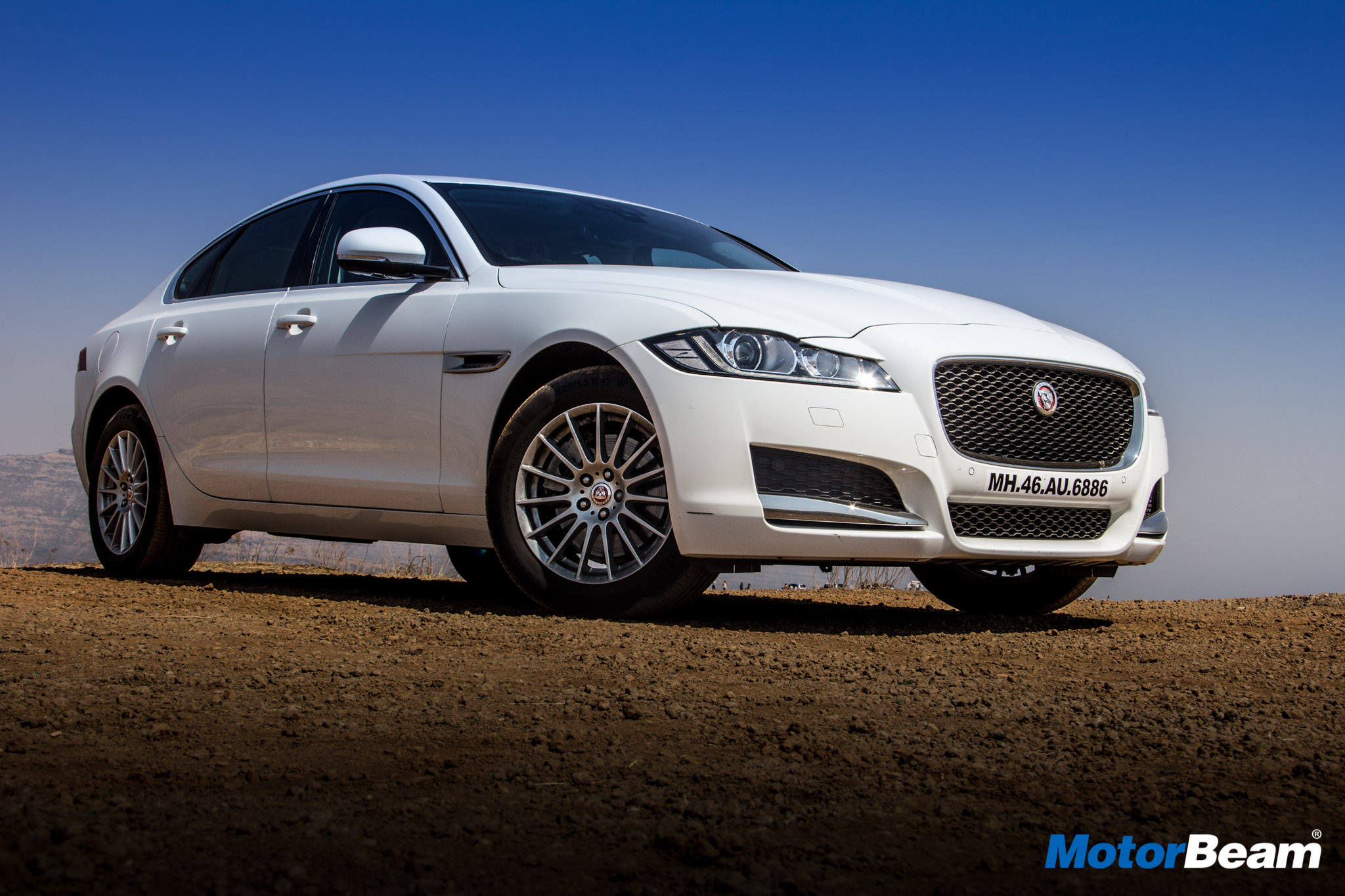 Jaguar XF 2017 Review 