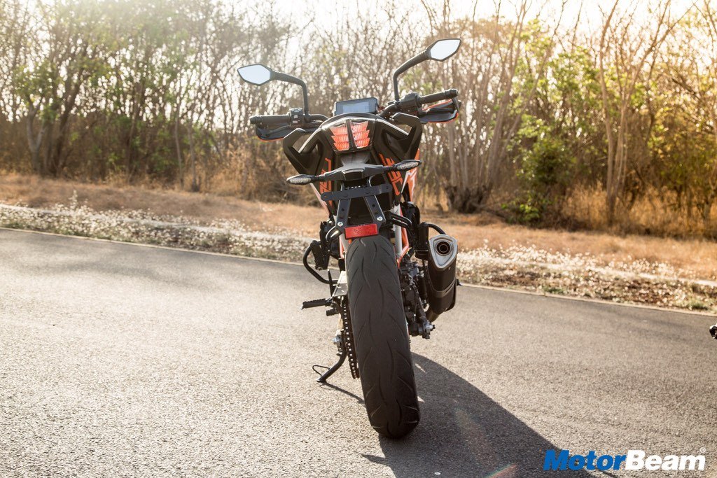 2017 KTM Duke 390 Details