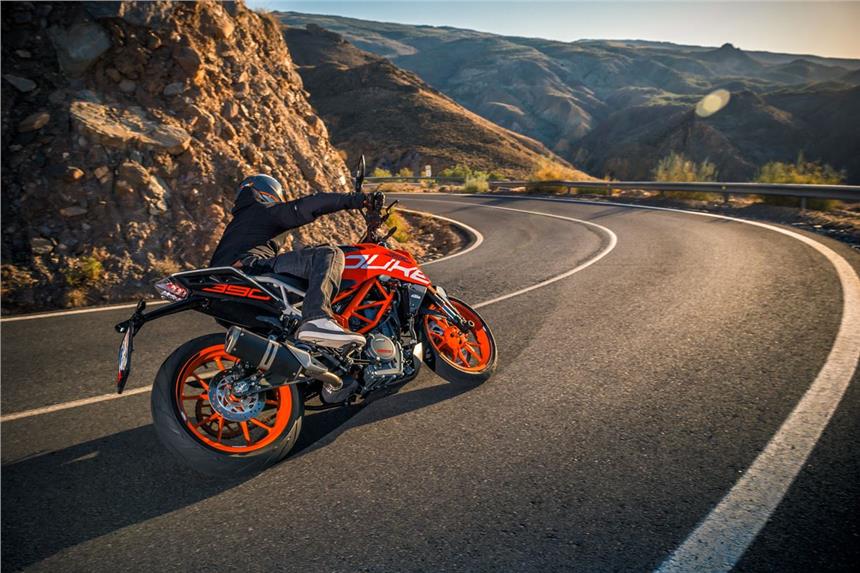 2017 KTM Duke 390 Rear