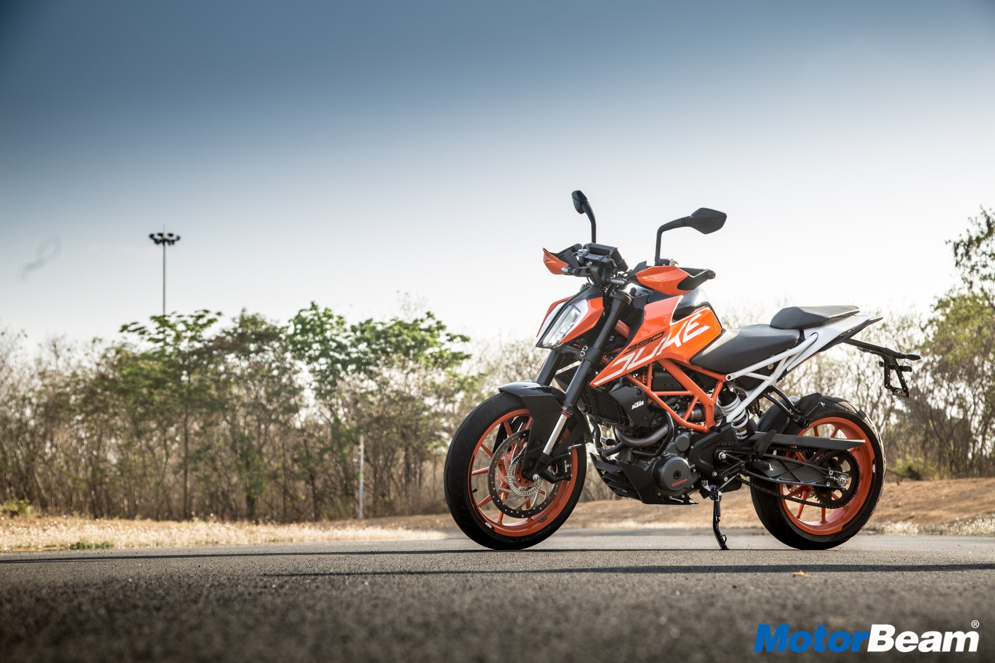 2017 KTM Duke 390 Review