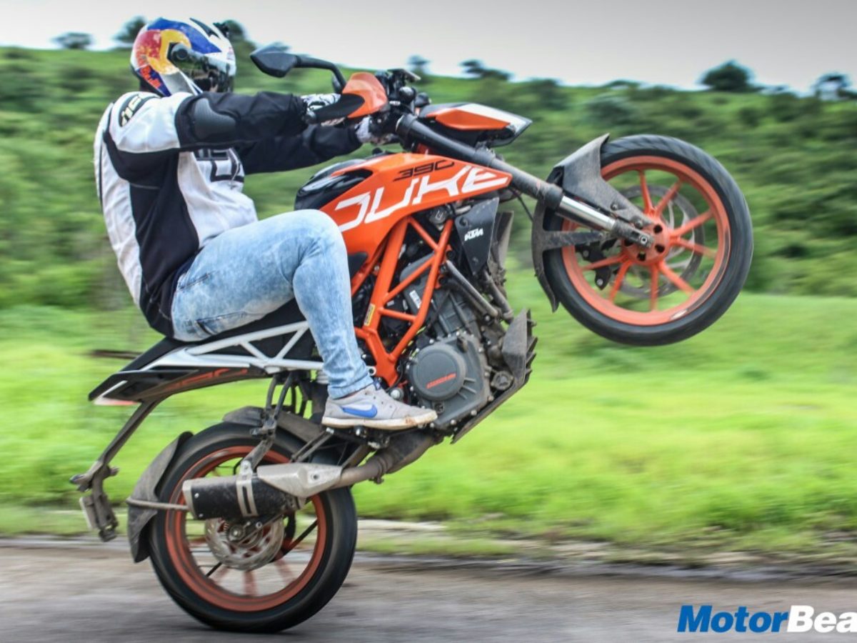 2017 KTM Duke 390 Review Test Ride MotorBeam