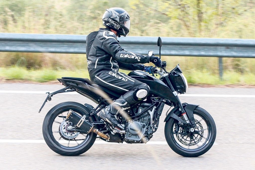 2017 KTM Duke 390 Update