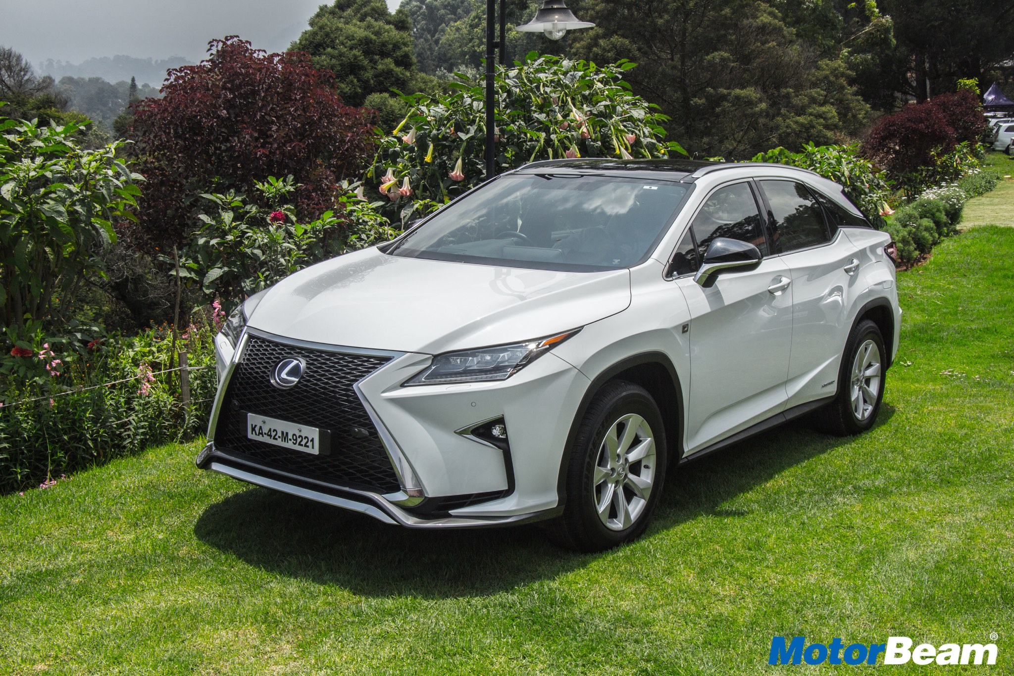 2017 Lexus RX450h Review