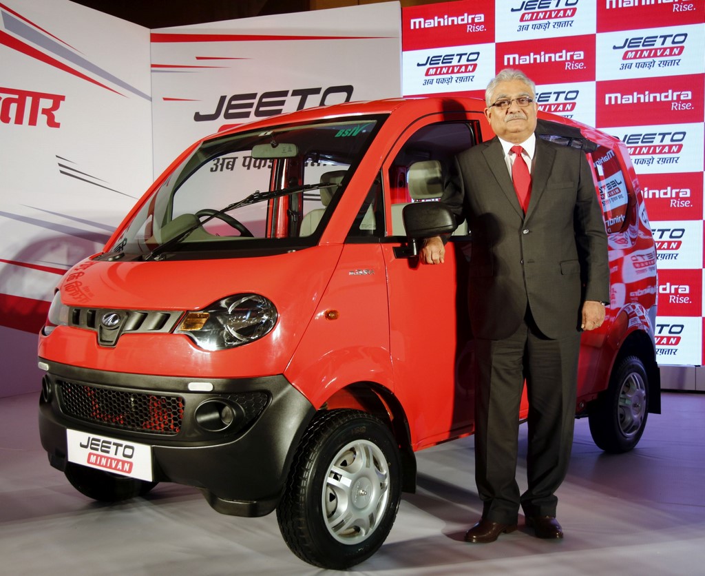 Mahindra Jeeto Minivan Launched Priced At Rs 3 45 Lakhs