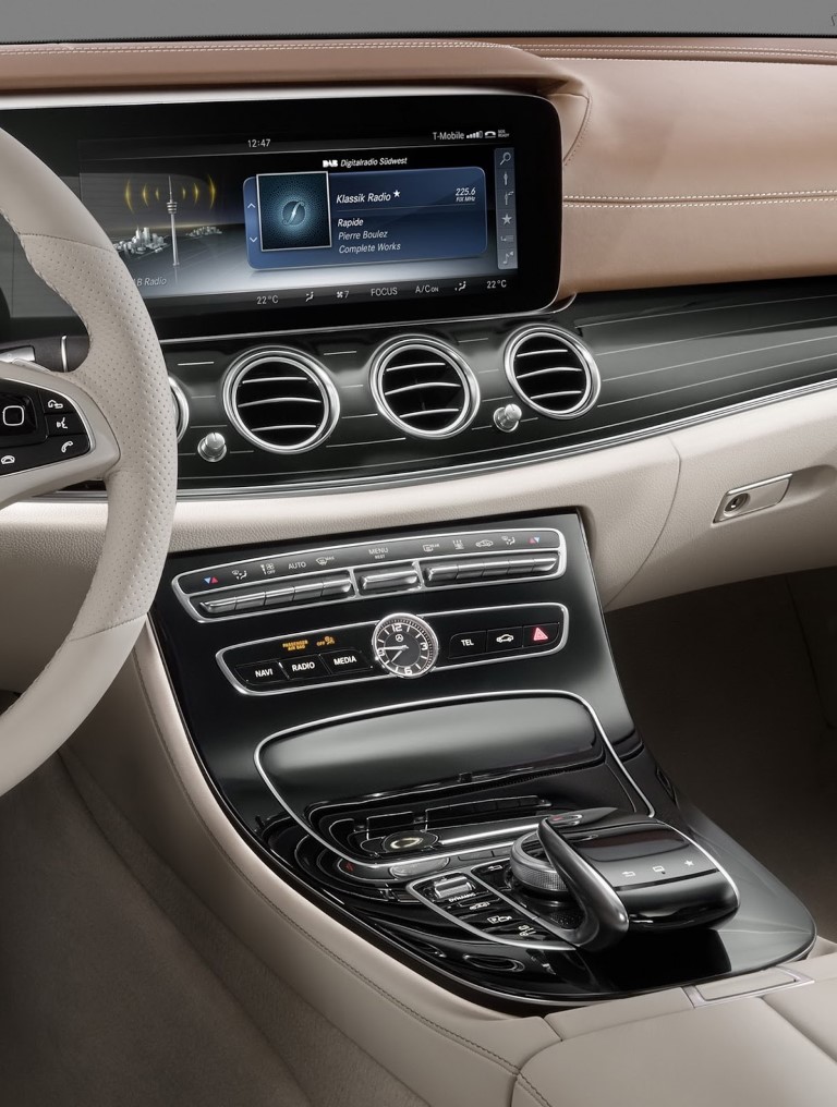 2017 Mercedes E-Class Centre Console