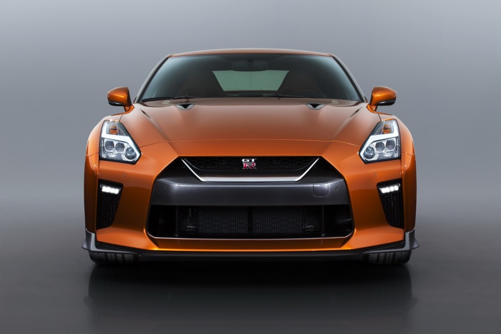 2017 Nissan GT-R Front