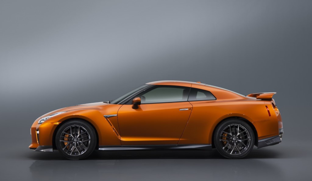 2017 Nissan GT-R Side
